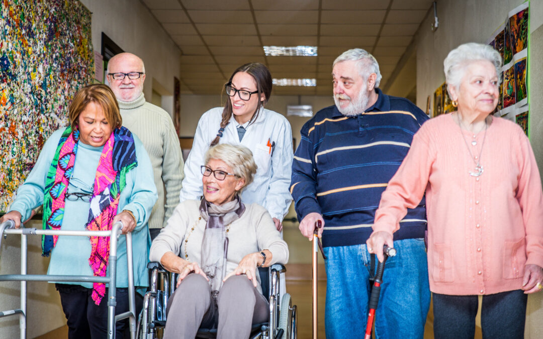 Retirement Living vs Aging in Place – Making the Right Choice for Your Future
